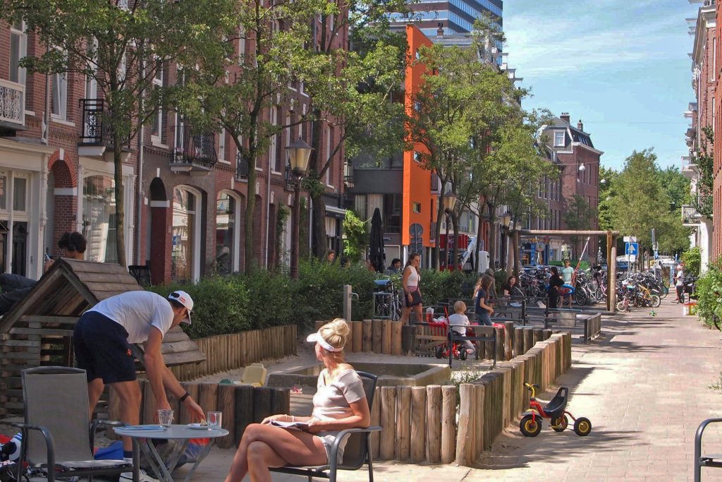 Rua Hemonystraat, em De Pijp, Amsterdam.